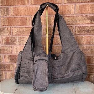 DSW Gray Shoulder Sporty Diaper Bag with Bottle Thermal Carry Bag NWOT